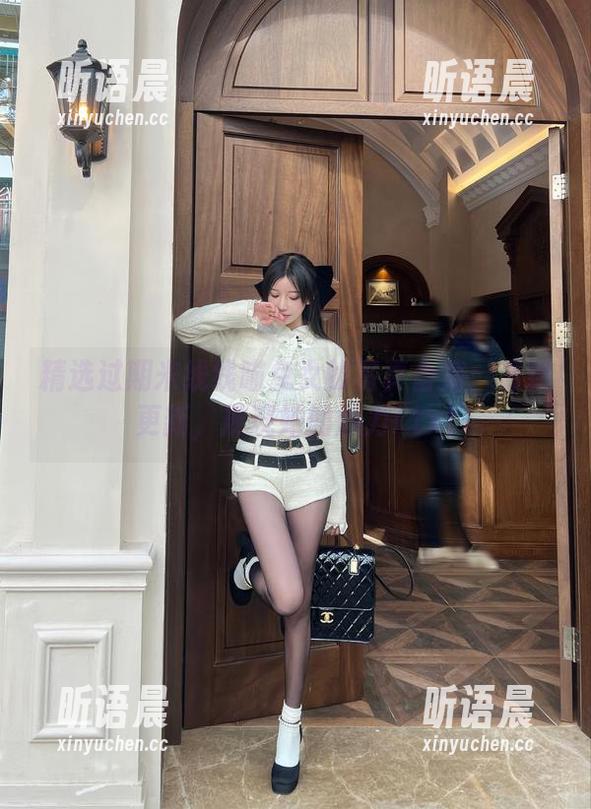 过期米线线喵 精选过期米线线喵兔女郎写真合集:最新更新,展现她的魅力!.txt