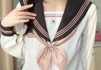 迷之呆梨图集：探索半透明黑丝吊带女仆装的独特艺术作品.txt