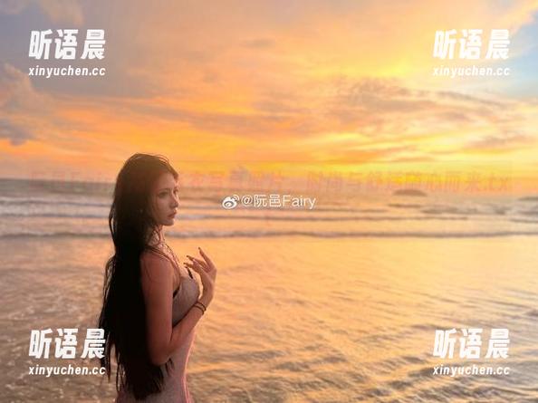 阮邑Fairy 阮邑Fairy高清毛衣写真照片,时尚与舒适随心而来.txt