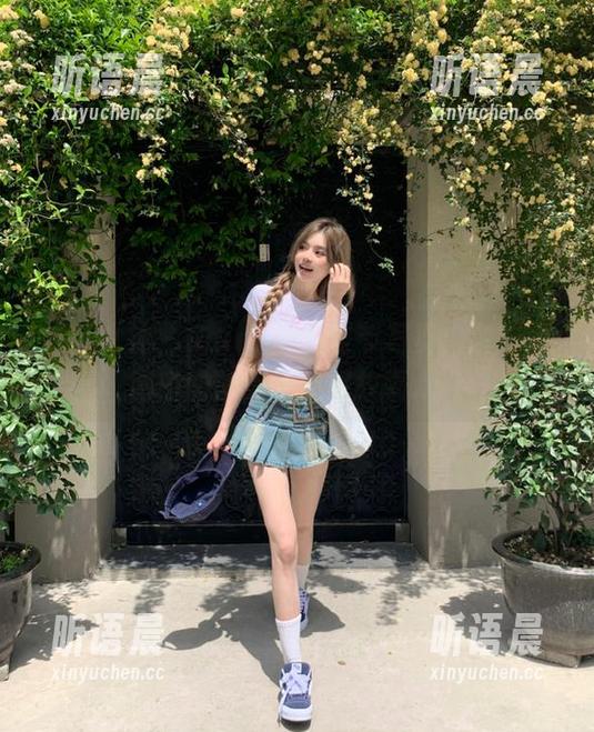 青丘女神 - Fairy的万圣节写真：解锁原图中的幽灵与精灵故事.txt