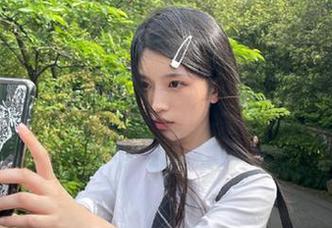 青豆客 – 短裙里的秘密：Kiren_程程程的这组套图绝对能引爆你的眼球，资源领不停！.txt