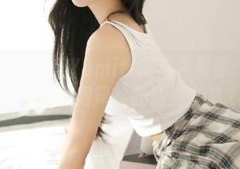 青豆客 – 尤美Yumi制服写真集锦：在网盘中畅享不同风格的精彩合集.txt