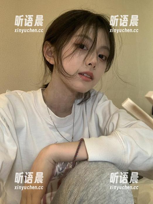 青豆客 - 梓萱Crystal短裤资源精选：尽享夏日写真合集魅力.txt