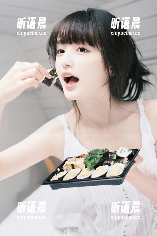 青豆客 - 歆小兔chobits短裤写真，精彩资源尽在这里，让你心动不已.txt