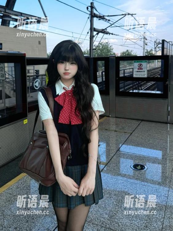 青豆客-赵伊彤 青豆客 - 从容优雅:赵伊彤无圣光毛衣图集带来的时尚灵感.txt