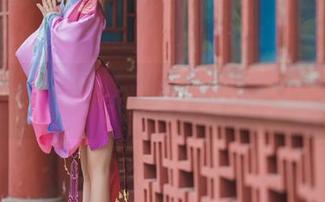 面饼仙儿再次更新护士作品，看看这个职业被我演绎得多么独特！.txt