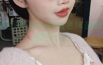打开新世界！面饼仙儿红色JK最新cos更新曝光.txt