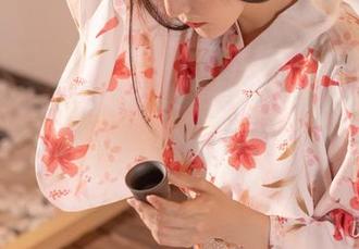 香草喵露露办公室OL3.0，观看这一绝美写真合集的每一瞬间.txt