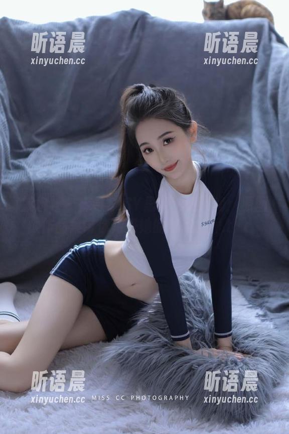魅妍社 - 探寻SISY思的制服风尚：原图作品集带你走进她的时尚世界.txt