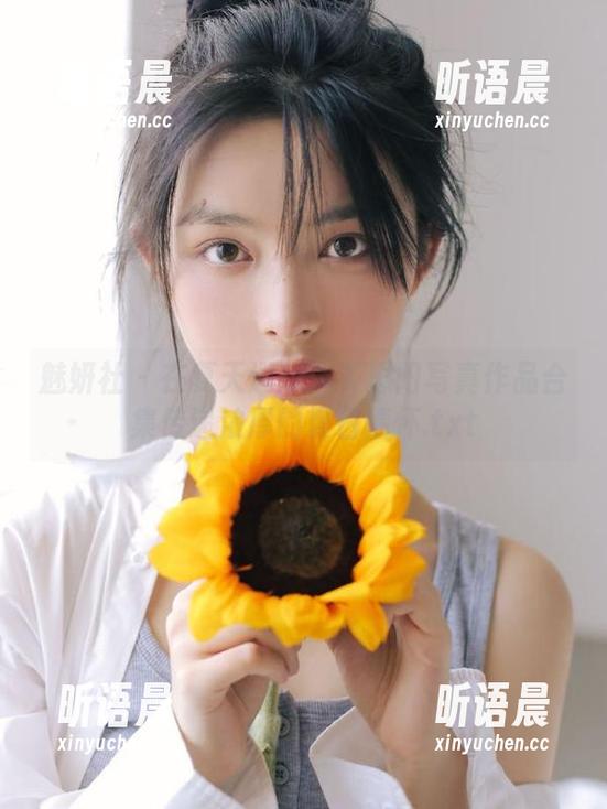 魅妍社 - 在夏天遐想：关思阳写真作品合集传递浓厚的夏日情怀.txt