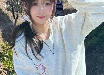 魅妍社 – 走进大白兔emma的最新图库：旗袍写真揭开优雅与美丽的面纱！.txt